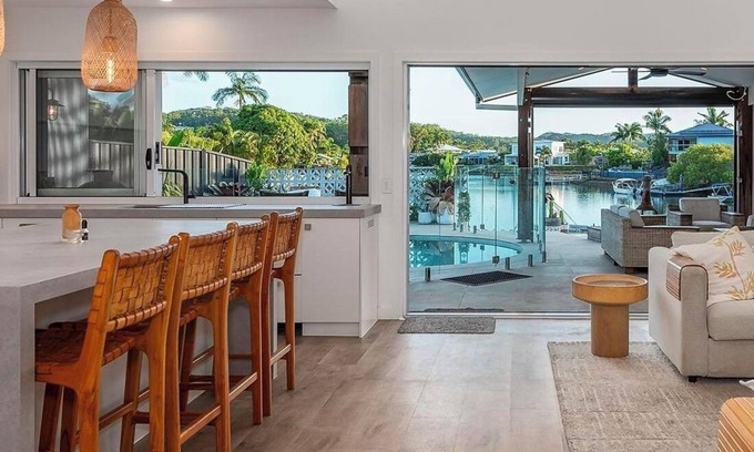 Currumbin Waters Maison | Luxe Modern 4 Bedroom Waterfront Home