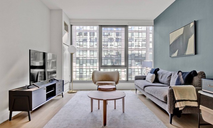 Navy Yard Appartement | Luxe Navy Yard 1BR w/ Gym, Rooftop Pool, walk to Nats Park, by Blueground
