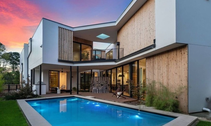 Zilker Maison | Luxe | Pool | Sauna | Grill | Daybed | Wellness