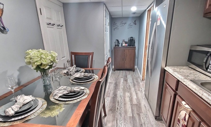 Canton Maison | Luxe Suite