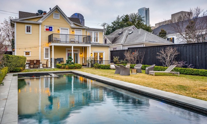 Uptown Maison | ★ Luxe Thomas Mansion ★ | hot tub, pool, fire pit!