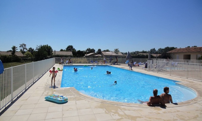 Les Forges Villa | Villa avec pompe, dans la région de Loire
