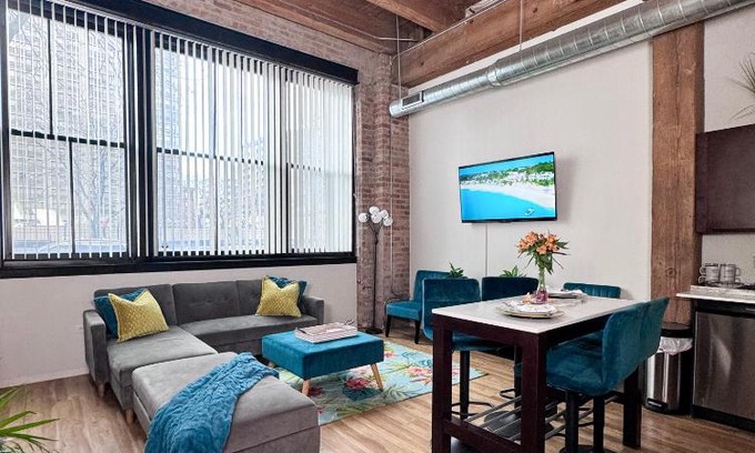 Near South Side Appartement | Luxéry Stay Chicago - Themed Units! Close to Downtown, McCormick Place & Wintrust Arena