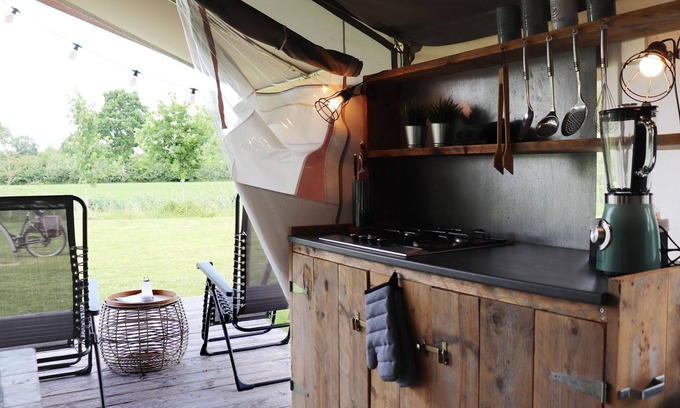 Twijzel Maison | Luxious Glamour safari tent 2