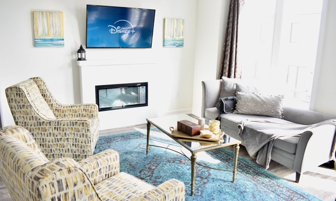 Oakville Maison | Luxirous 4 bedroom house plus office room in heart of Oakville