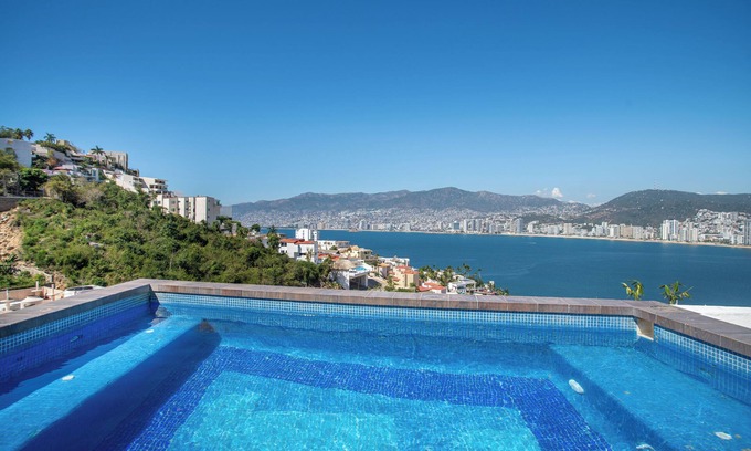 Playa Guitarron Maison | LUXO Villa Acapulco Zona Brisas Guitarrón