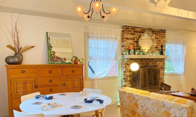 Overlook Maison | ❤️4BD/2BA Country-Style Cozy 🏡 w/ Backyard🌳Pet🆗, walk to dwtn dining