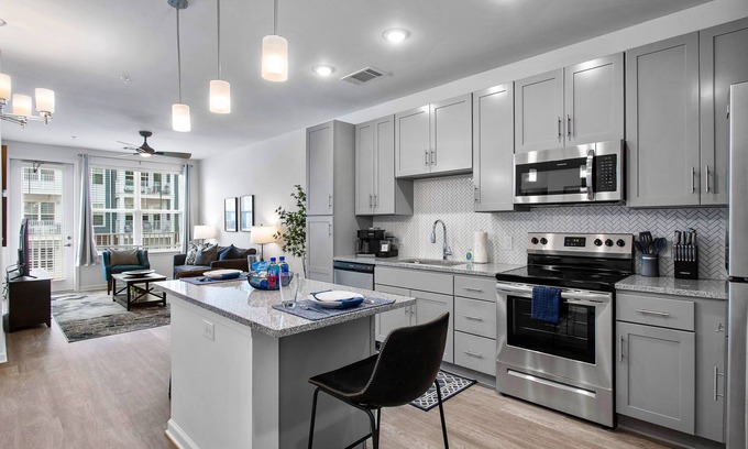 Midlothian Appartement | LuxStay: Upscale Temp Haven