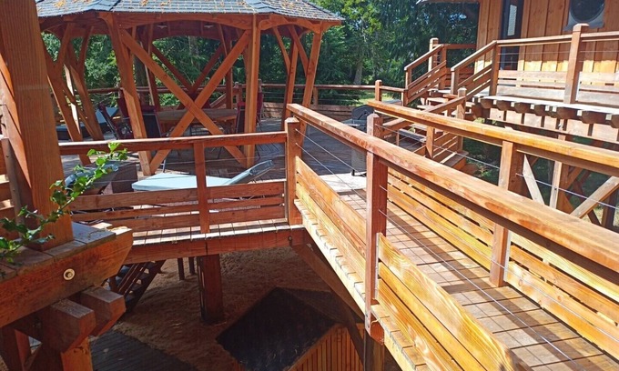 Prat Cabine | Luxueuse et très insolite cabane perchée !