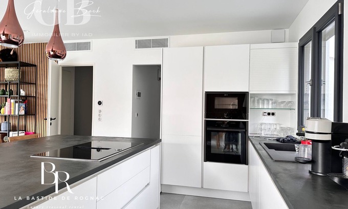 Rognac Maison | Luxueuse Villa Avec Piscine Chauffée et Salle de Sport Privée