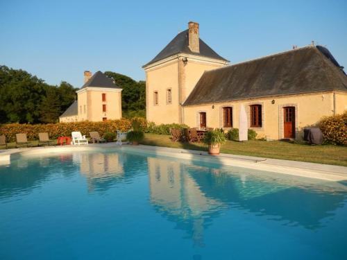 Tuffe Val de la Cheronne Maison | Luxueux gîte avec piscine et Wifi, proche circuit 24H du Mans, animaux bienvenus - FR-1-410-430