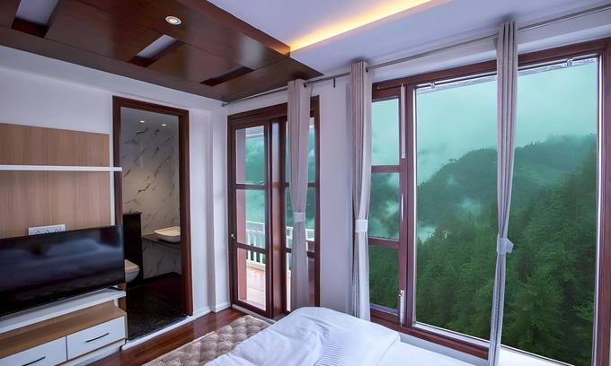 Shimla Appartement | Luxuries 2 BHK Appartment With Scenic Views