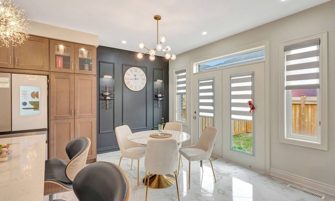 Stouffville Maison | Luxurious! Centrally located entire Home, Office & Wi-Fi