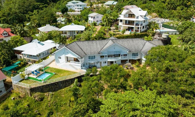 Beau Vallon Villa | Luxurious 2-Bed Villa in Bel Ombre Mahe Seychelles