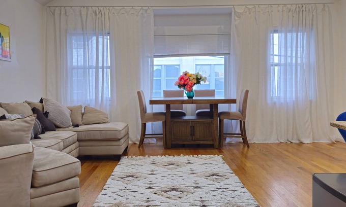 West Side Maison | Luxurious 3 bedroom Condo in Jersey City. 10 mins Walk to JSQ Path station