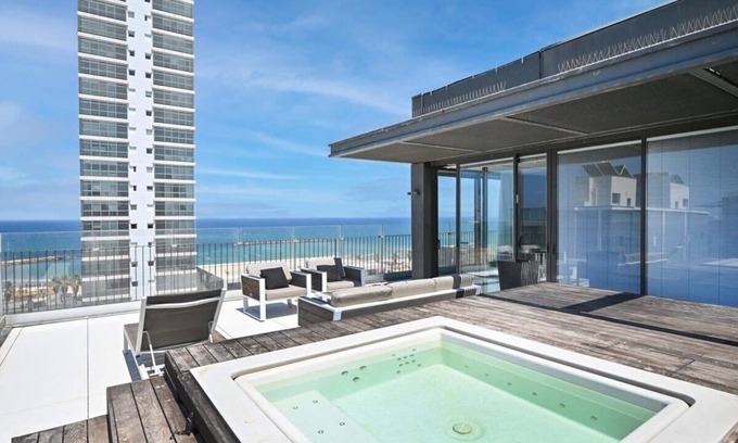 Tel Aviv Appartement | Luxurious 3BR Penthouse with Mamad by HolyGuest