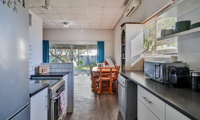 Durbanville Maison | Luxurious 4 bedroom good for family getaway.