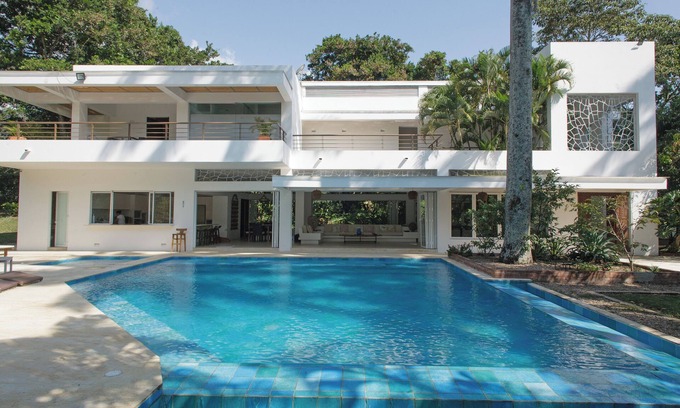 Nimaima Maison | Luxurious 4-bedroom house in Villeta perfect for families