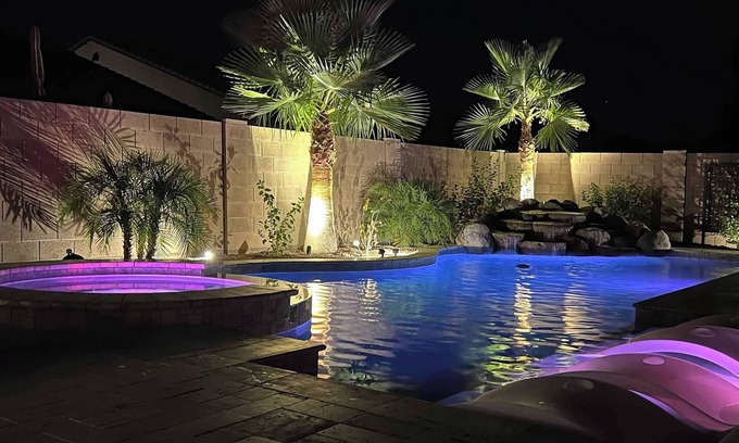 Canyon Trails West Maison | Luxurious 5-Bedroom House with 3 King Beds & Resort-Style Pool!