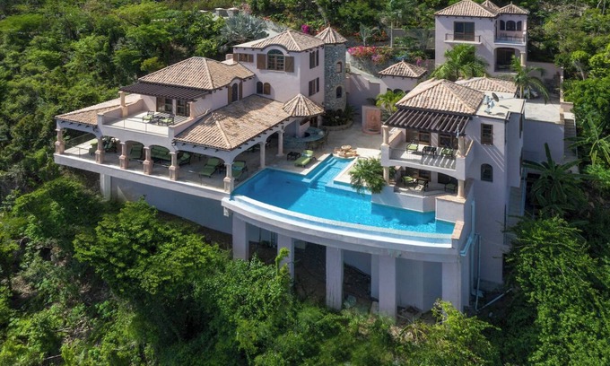 Maho Bay Quarter Villa | Luxurious 5-bedroom villa with spectacular views in Upper Peter Bay, St. John