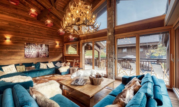 Montriond Chalet De Ski | Luxueux chalet familial 5* à Morzine avec sauna, jacuzzi et vue splendide.