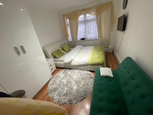 Newbury Maison | Luxurious 6-Bed Entire House in London ilford
