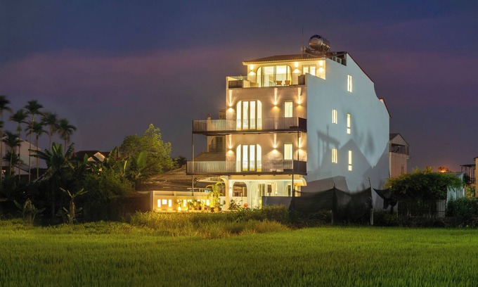 Cam Chau Villa | Luxurious 7-bedroom villa with Rice Field View