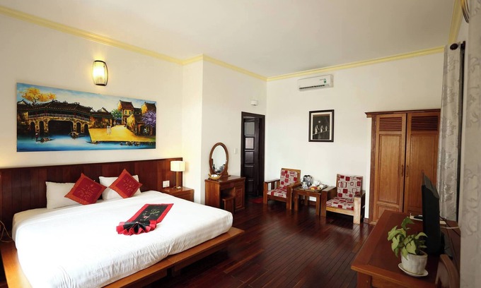 Cam Chau Villa | Luxurious 9-bedroom villa with AC and WiFi in charming Hoi An
