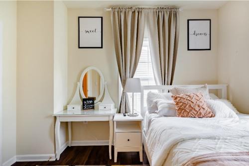 Northeast Maison | Luxurious and Cheerful Room in Washington DC