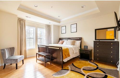 Northeast Maison | Luxurious and Cozy Room in Washington DC