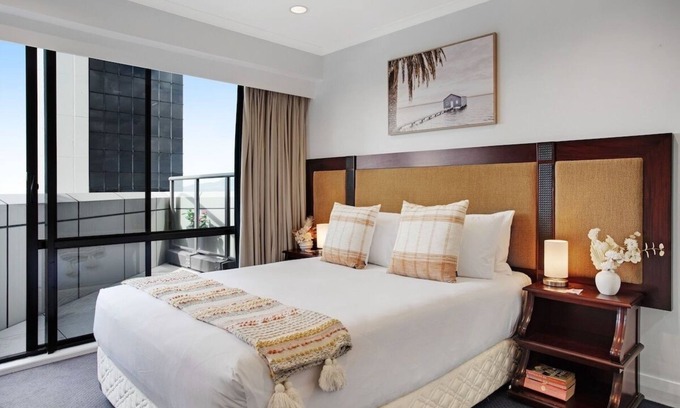 Takapuna Appartement | Luxurious Apt with Rooftop Heated Pool Gym Tennis
