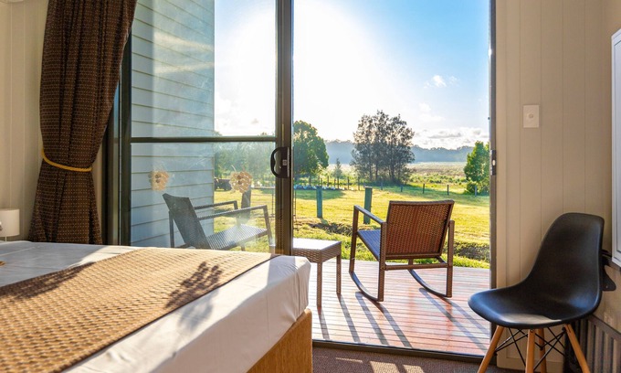 Kurwongbah Lit Et Petit-Déjeuner | Luxueux B&B et cave à 40 minutes du CBD de Brisbane, près de la gare de Narangba.