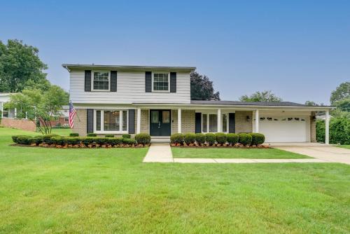 Bloomfield Hills Maison | Luxurious Bloomfield Hills Oasis with Pool and Spa!