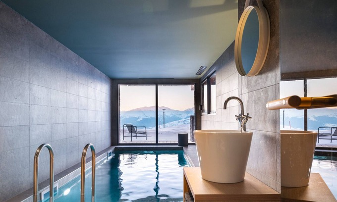 Arc-1800 Chalet De Ski | Luxurious Chalet for 12 with Indoor Pool, Sauna, Hammam, and Home Cinema in Les Arcs 1800
