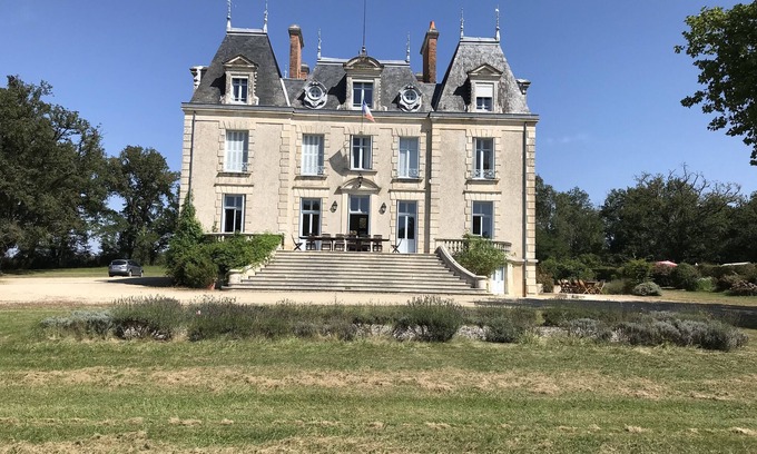 Journet Maison | Château de luxe avec piscine privée, tennis et golf par 3