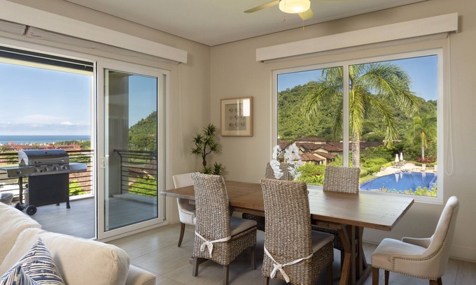 Herradura Copropriété | Luxurious Condo: Los Sueños Miramar 3 bedroom