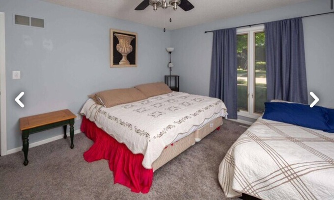 Moline Copropriété | Luxurious Condo family-friendly Closer to attractions! Eatery,Walmart&lot more!