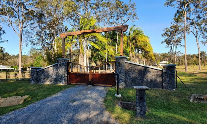 Chambers Flat Appartement | Luxurious Countryside Retreat - Visit our private apartment on our acreage property!