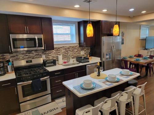 Washington Lit Et Petit-Déjeuner | Luxurious DC Townhome ideal for Large Families plus Free Parking