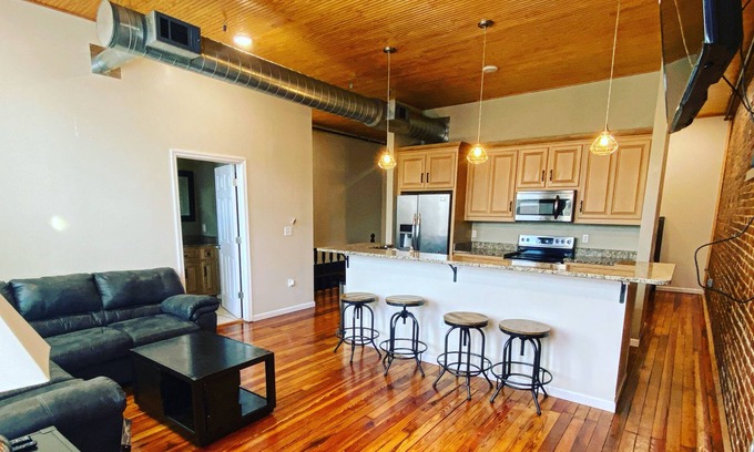 Russellville Appartement | Luxurious Downtown apartment