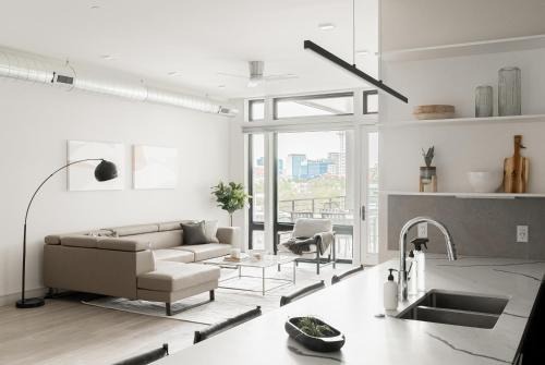 Jefferson Park Maison | Luxurious Escape - Walk to Empower Field - Tesoro