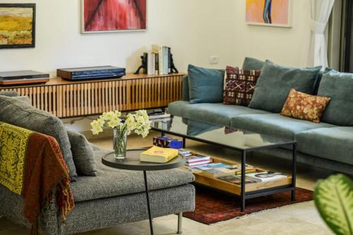Netanya Appartement | Luxurious Family Three Story House with Mamad by Sea N' Rent