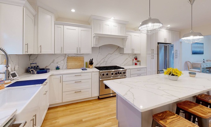 Quogue Maison | ⭐️Luxurious Hamptons Home Near Beach Heated Pool Wineries Golf Westhampton Beach