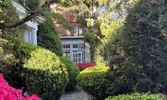 Allentown Maison | Luxurious, Historic Queen City Mansion in the West End of Allentown Sleeps 16!!!