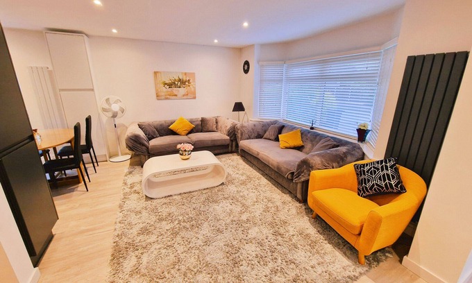Chorlton-by-Backford Maison | Luxurious Home in Chester, a Beautiful Sanctuary