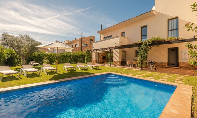 Albons Maison | Maison luxueuse à 5 min de la plage. Jardin et piscine privée dans un environnement unique
