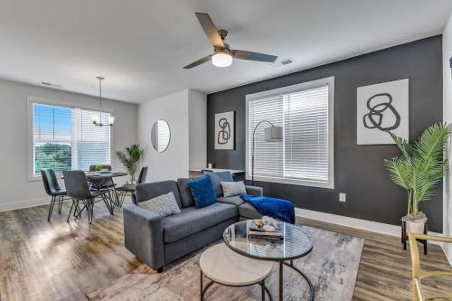 Hayes Appartement | Luxurious King 2BR Suite Mins to Downtown Durham!
