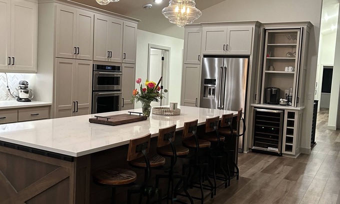 Cold Spring Maison | Luxurious lake home, new 4 bdrm, 3 bath 2 kitchens modern farmhouse on SRCL.org