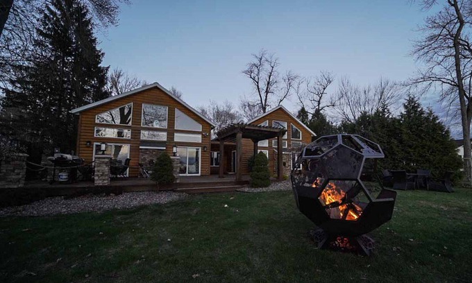 Blossvale Maison | Luxurious Modern Lakefront Home with 7 person hot tub!