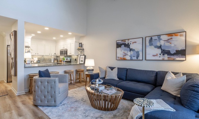 Tallahassee Copropriété | Luxurious Living, Fully Renovated w/ Amenities